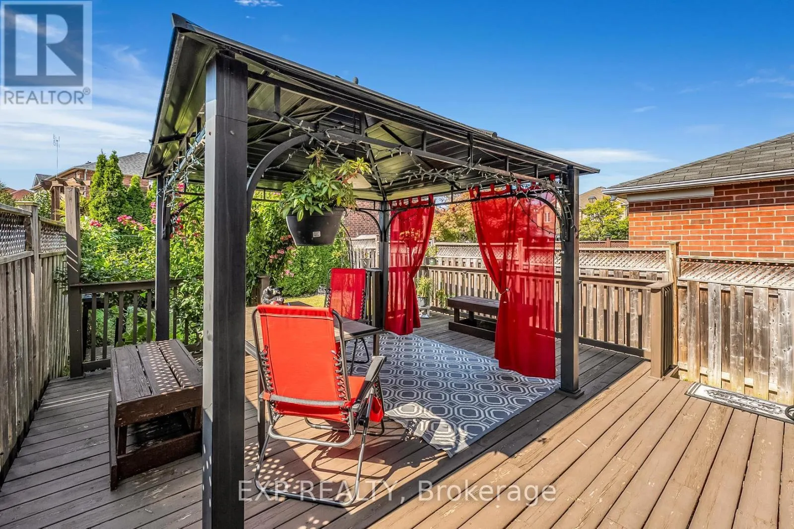 48 UNSWORTH CRESCENT