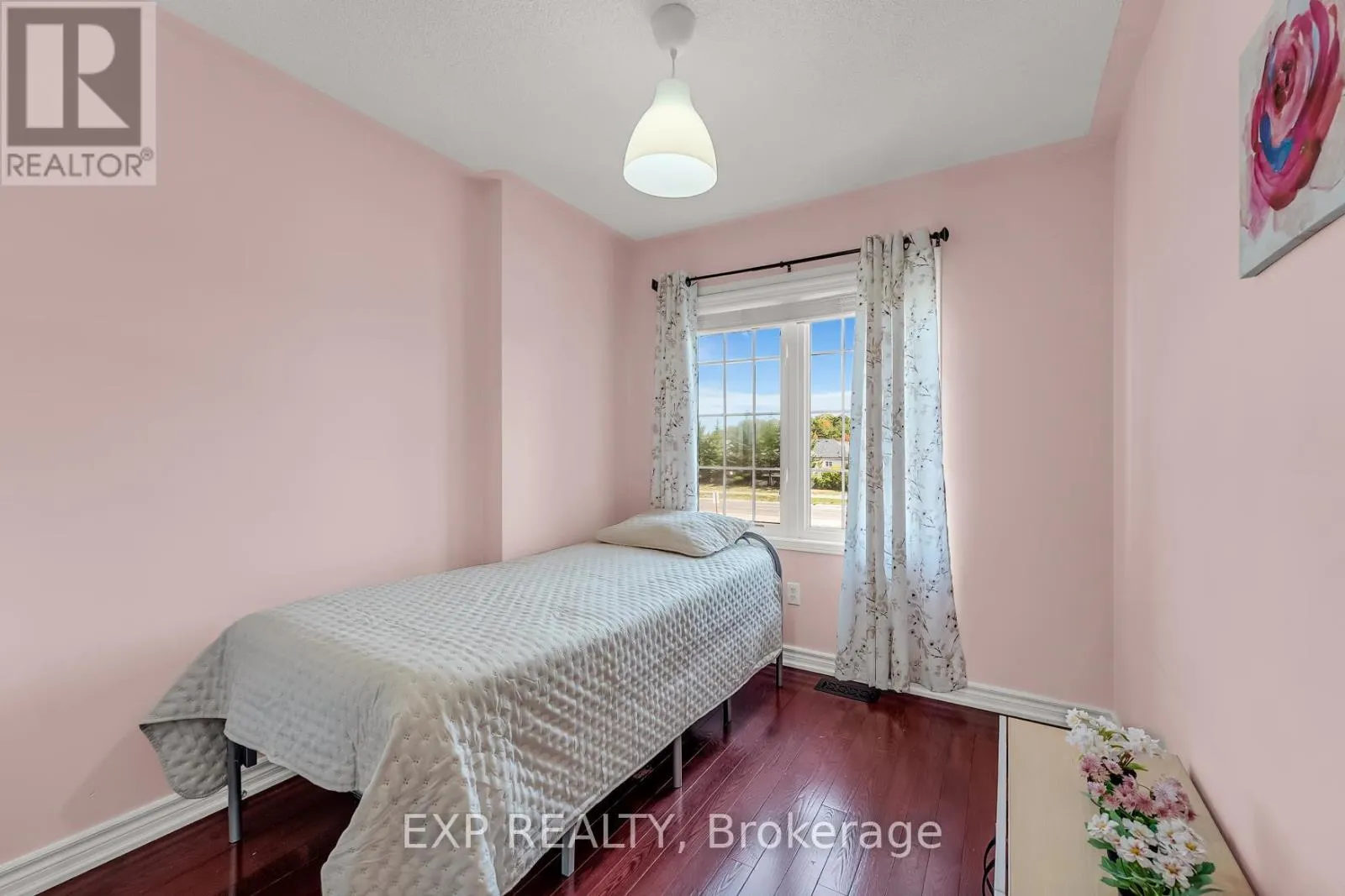 48 UNSWORTH CRESCENT