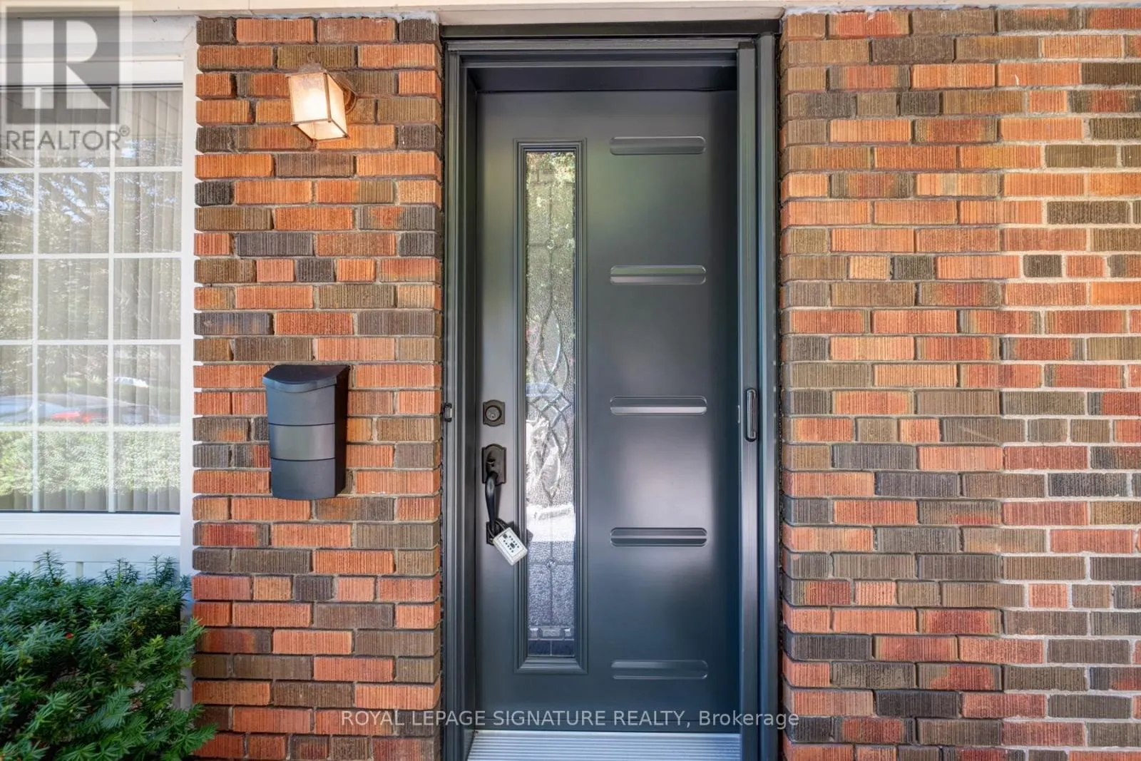 19 OAKWORTH CRESCENT