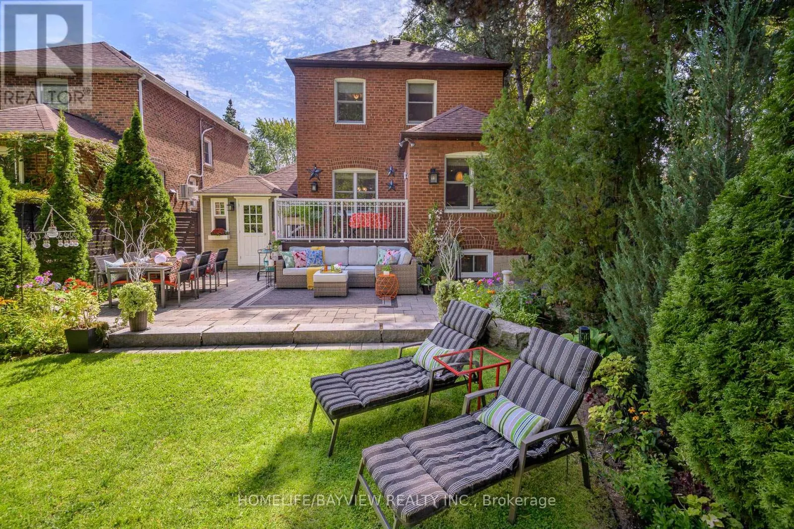 24 TAYLOR DRIVE