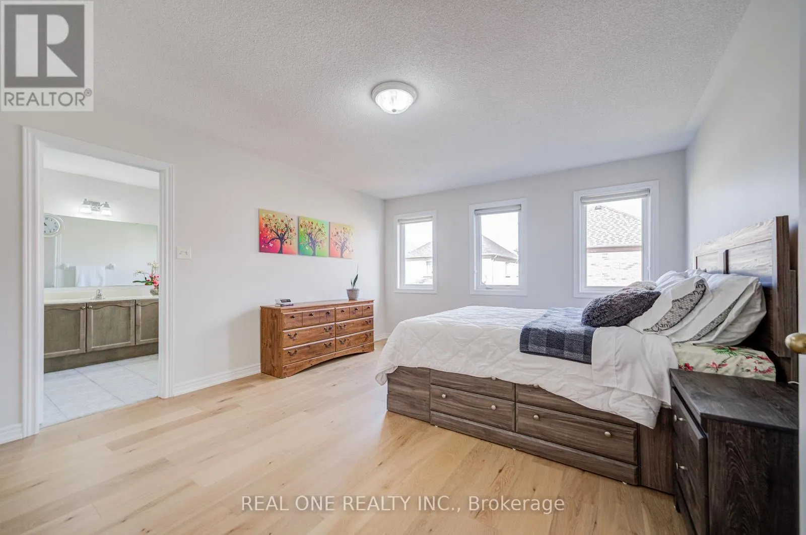 16 BOULDERBROOK DRIVE