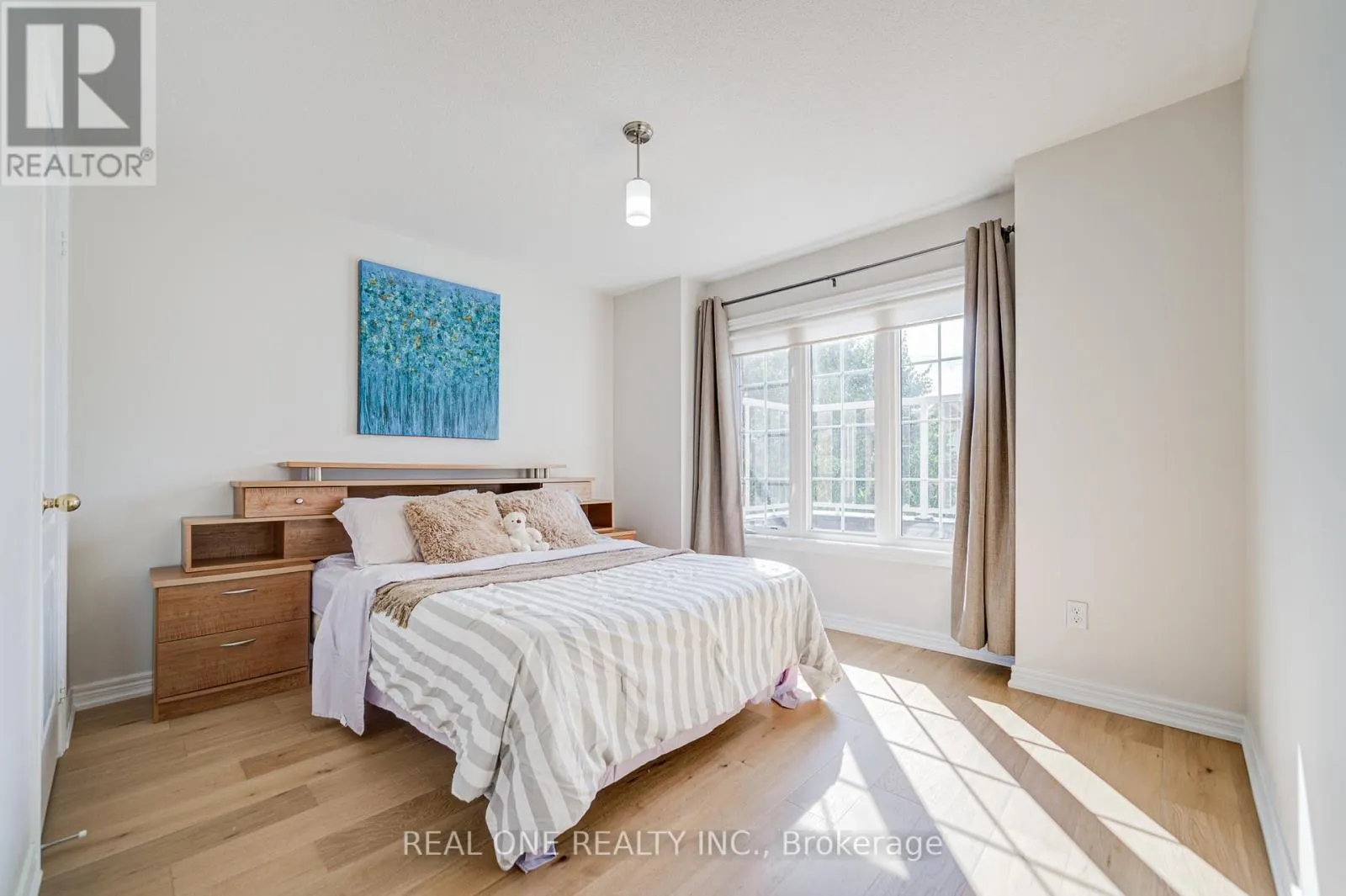 16 BOULDERBROOK DRIVE