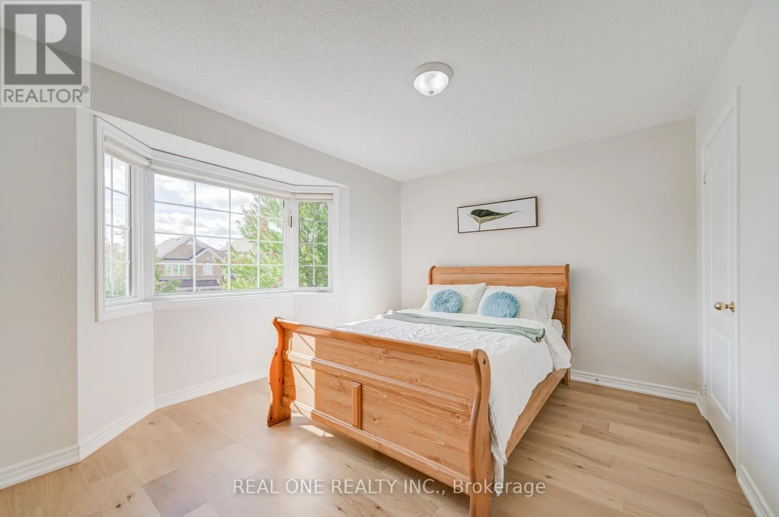16 BOULDERBROOK DRIVE