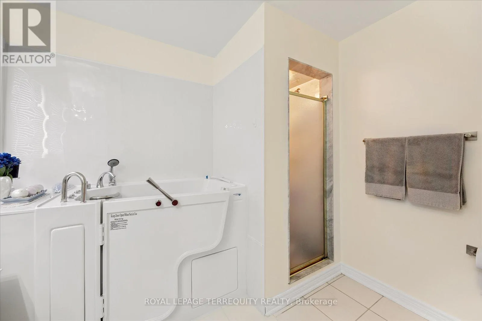 15 WARING AVENUE
