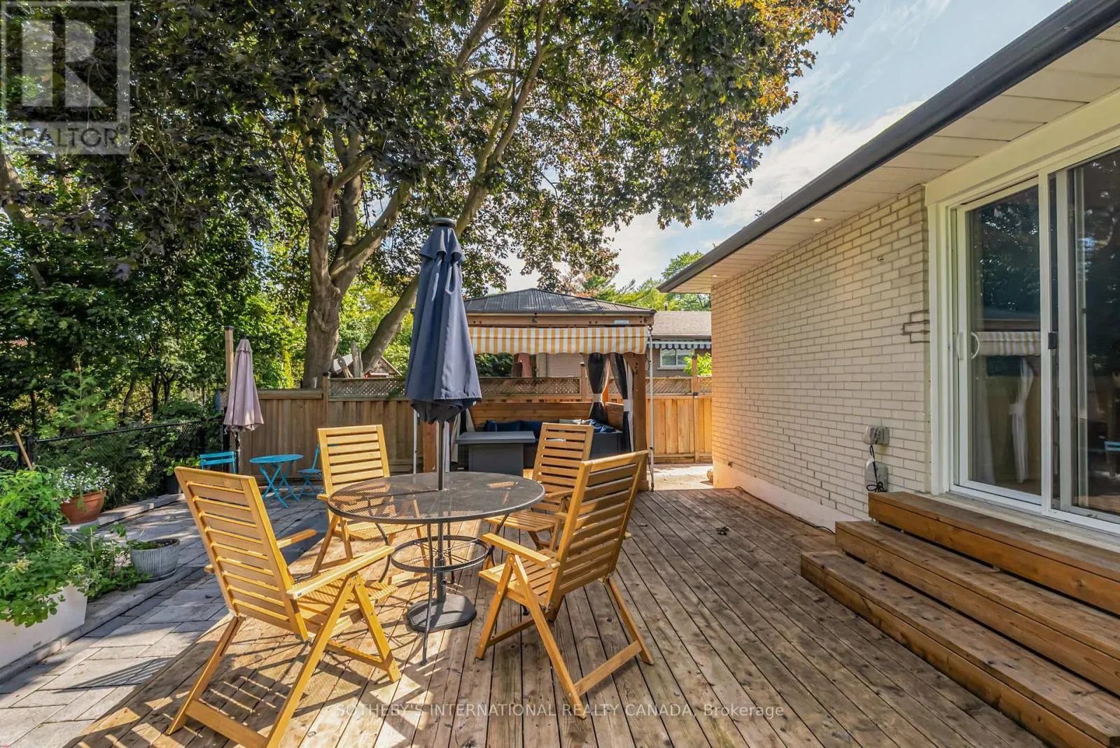 902 VISTULA DRIVE