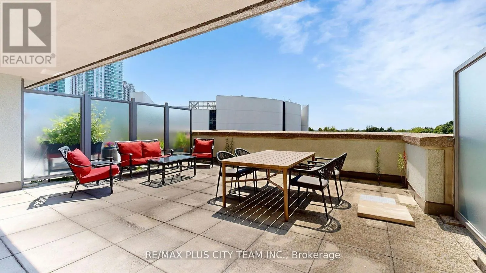 310 - 50 BRIAN HARRISON WAY