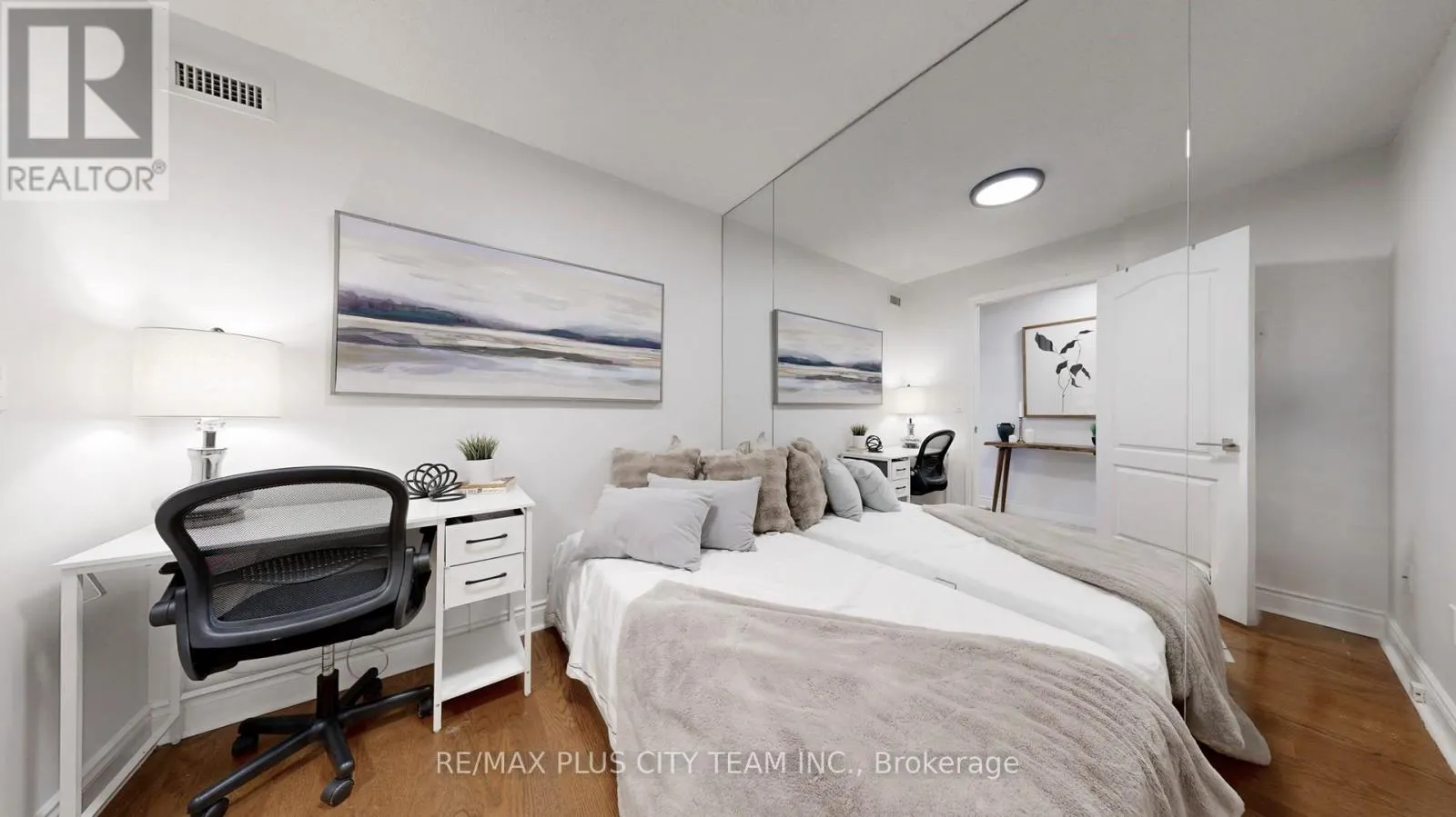 310 - 50 BRIAN HARRISON WAY