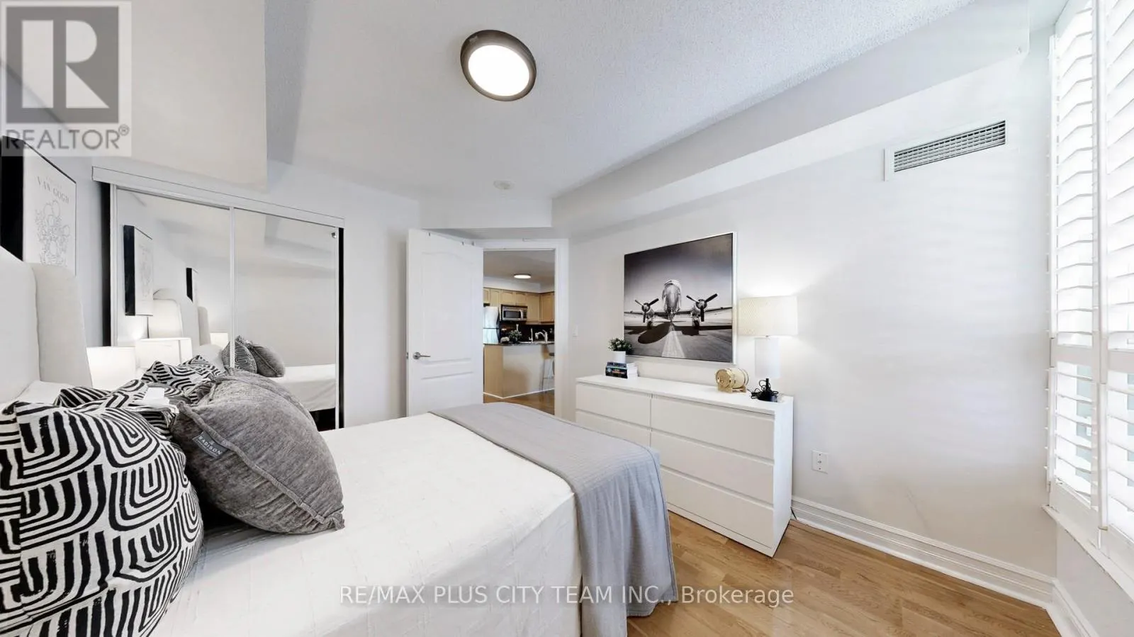 310 - 50 BRIAN HARRISON WAY