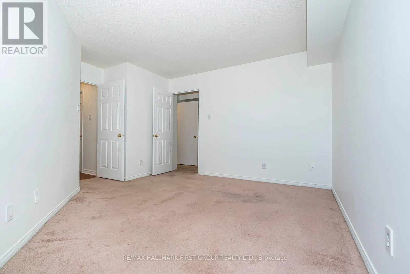 305 - 2 WESTNEY ROAD N ROAD