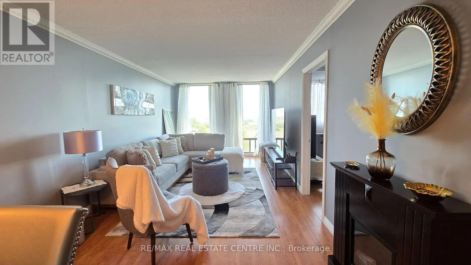 609 - 1540 PICKERING PARKWAY