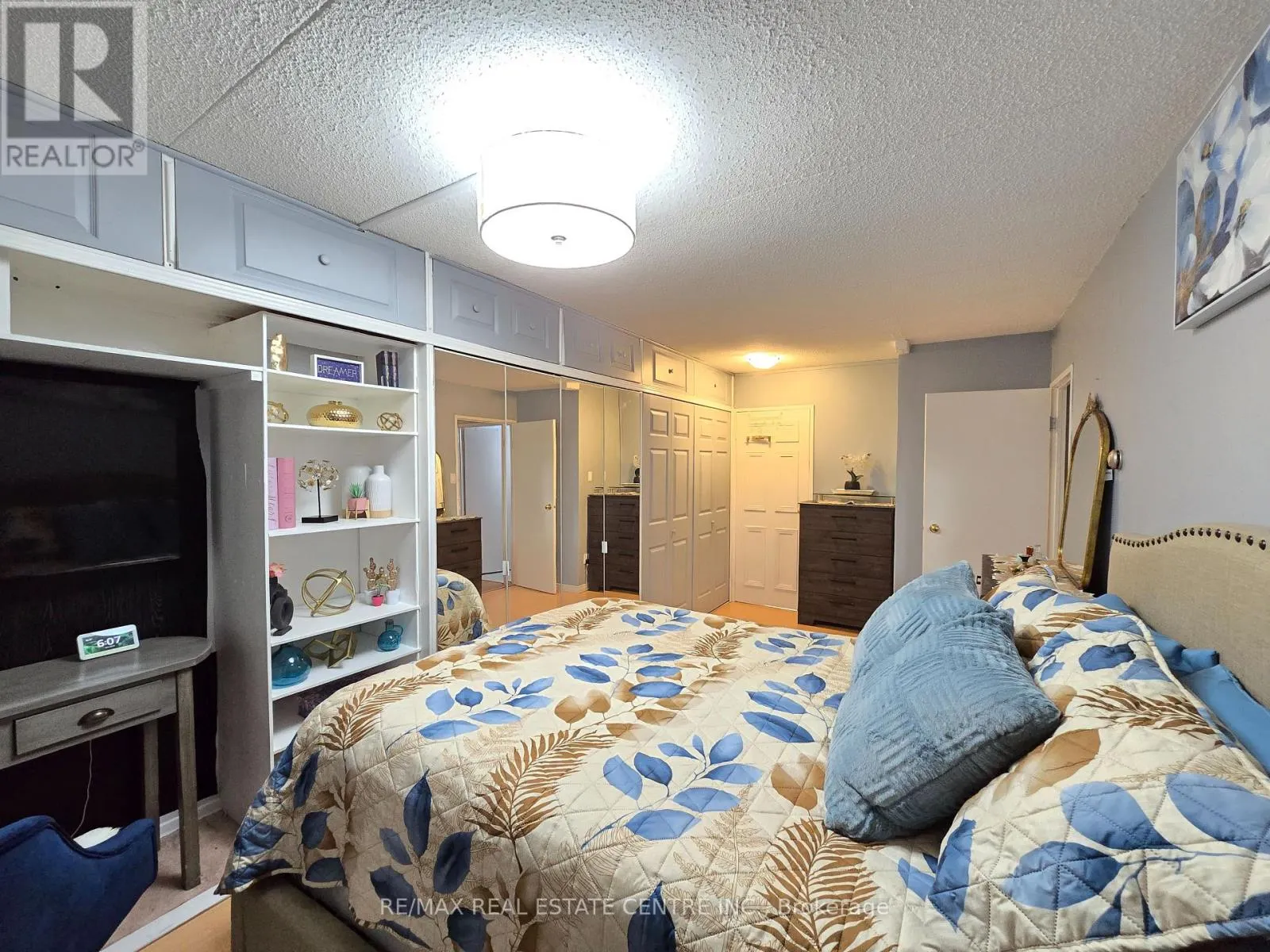 609 - 1540 PICKERING PARKWAY