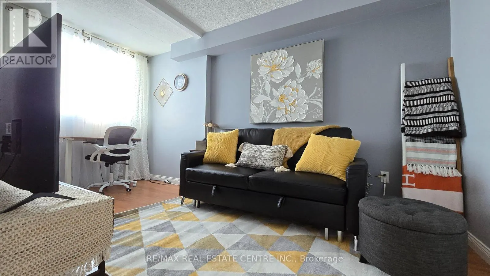 609 - 1540 PICKERING PARKWAY