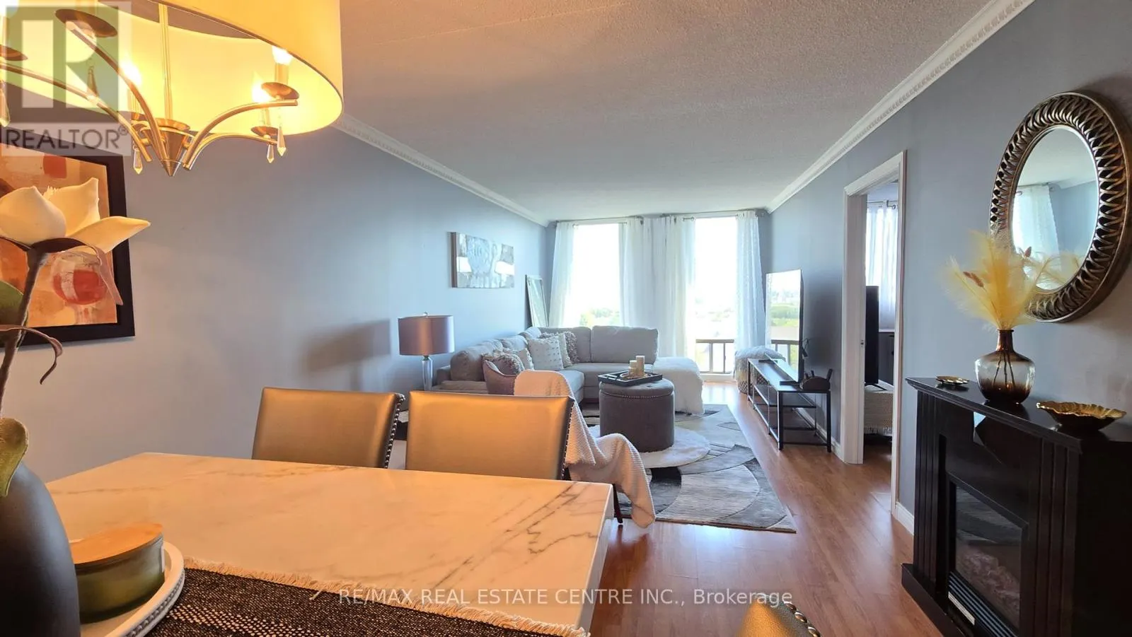 609 - 1540 PICKERING PARKWAY