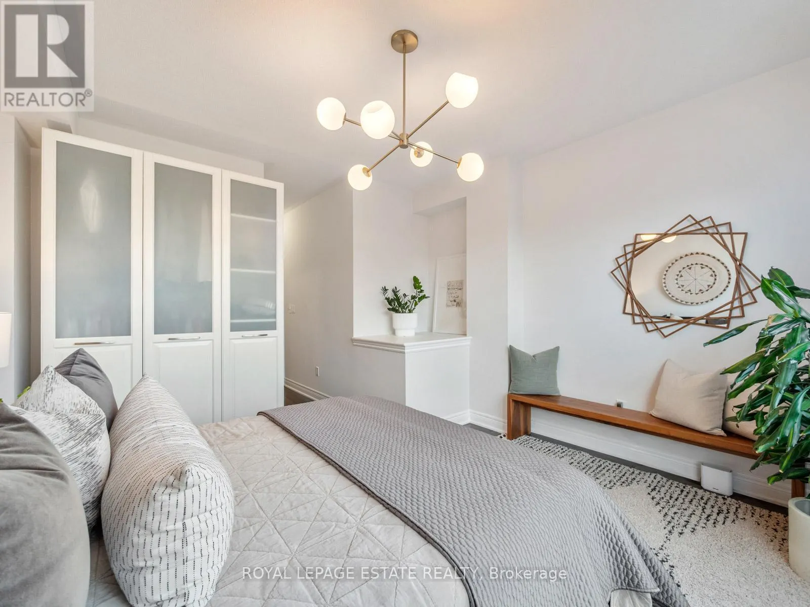 20 FAIRHEAD MEWS ROAD