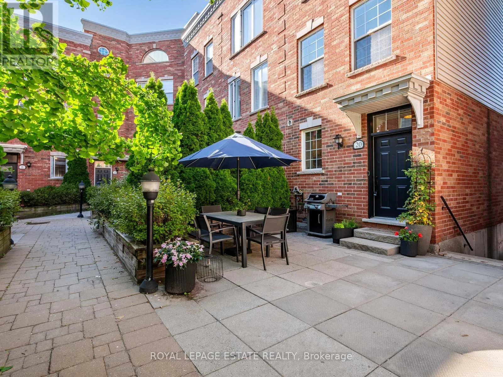 20 FAIRHEAD MEWS ROAD