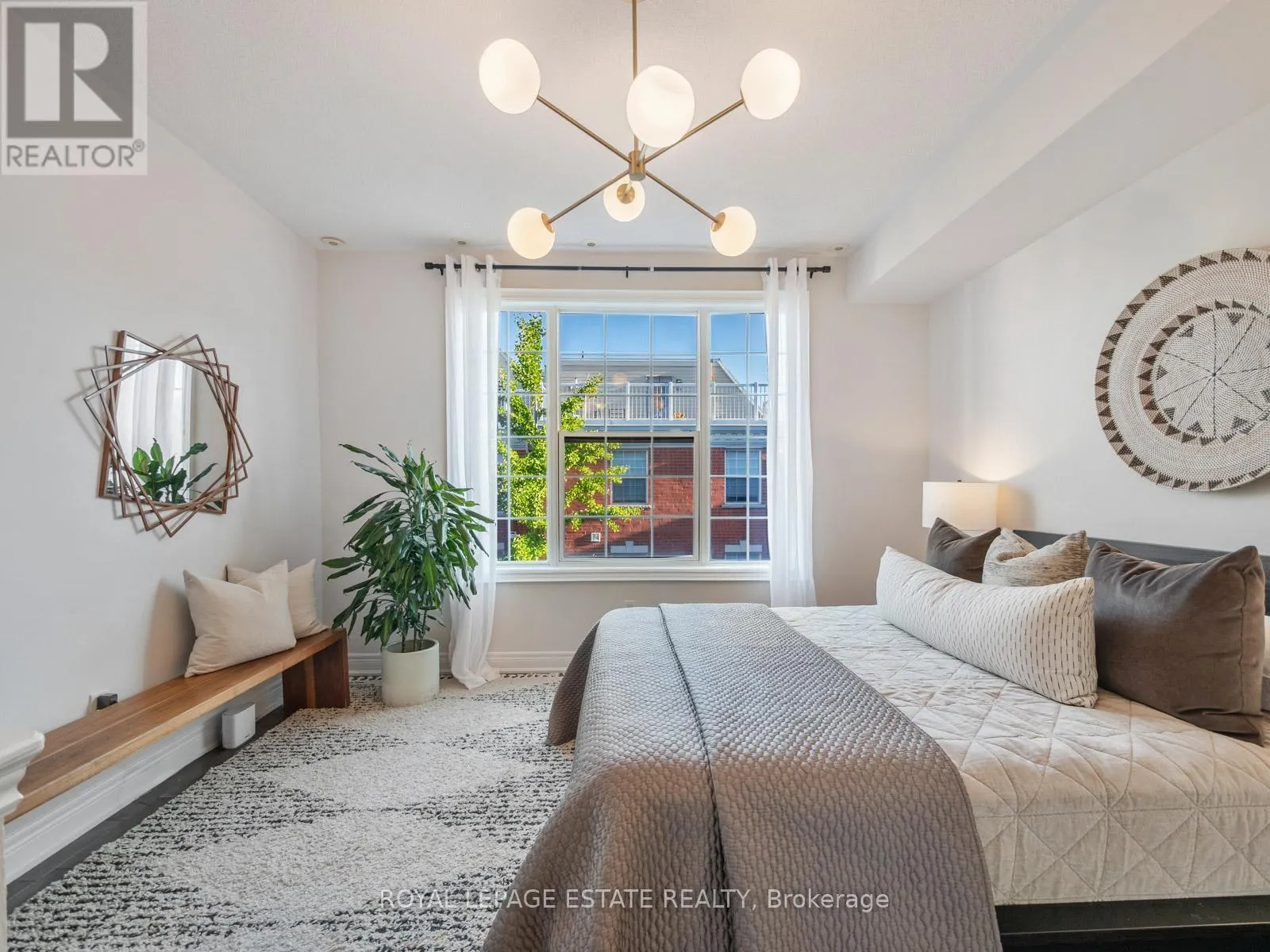 20 FAIRHEAD MEWS ROAD