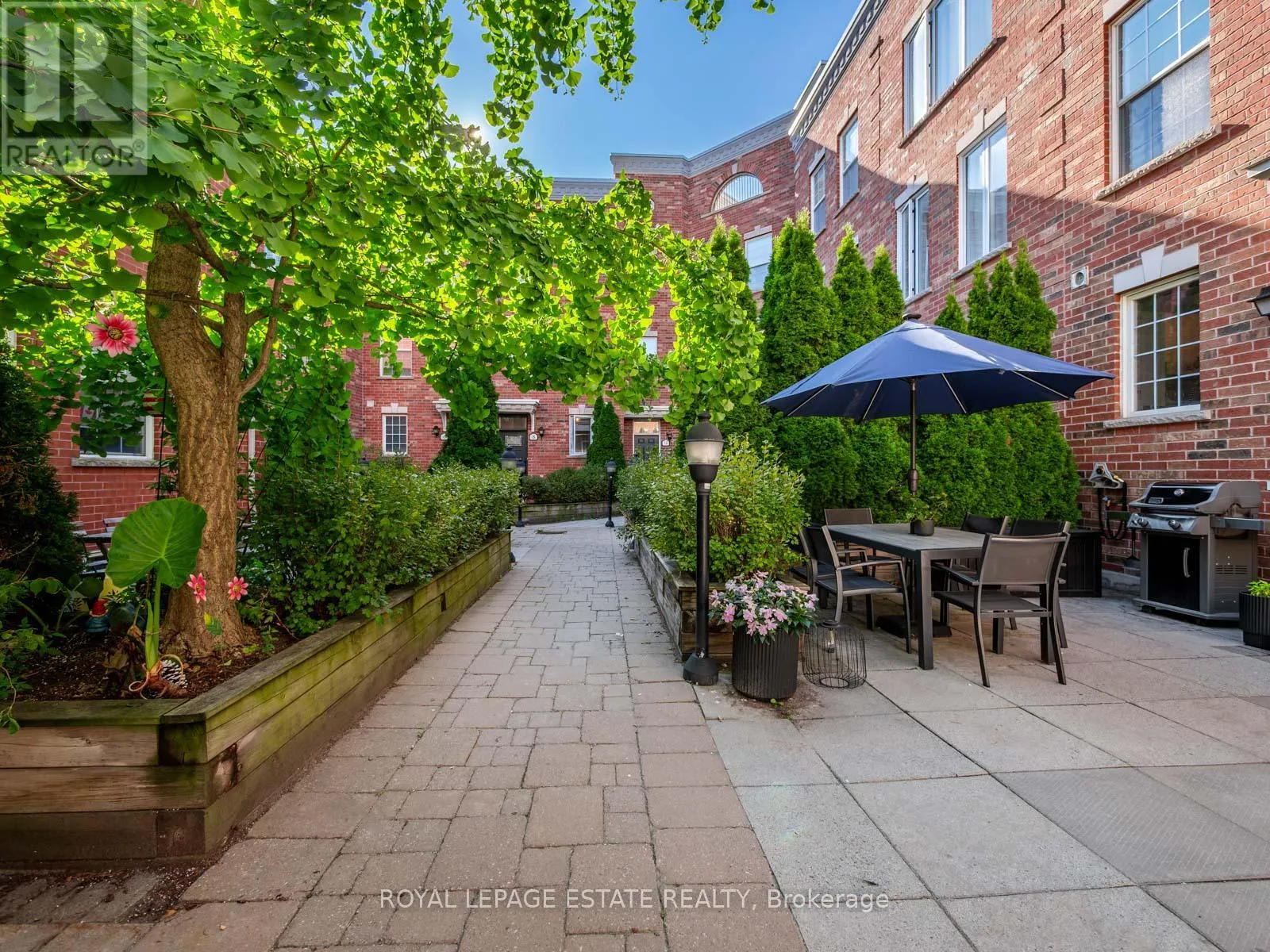 20 FAIRHEAD MEWS ROAD