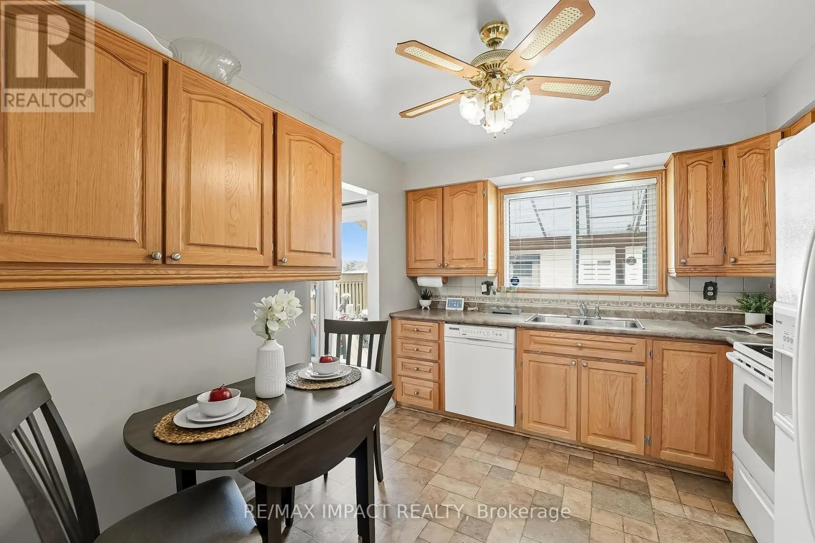 1506 FENELON CRESCENT