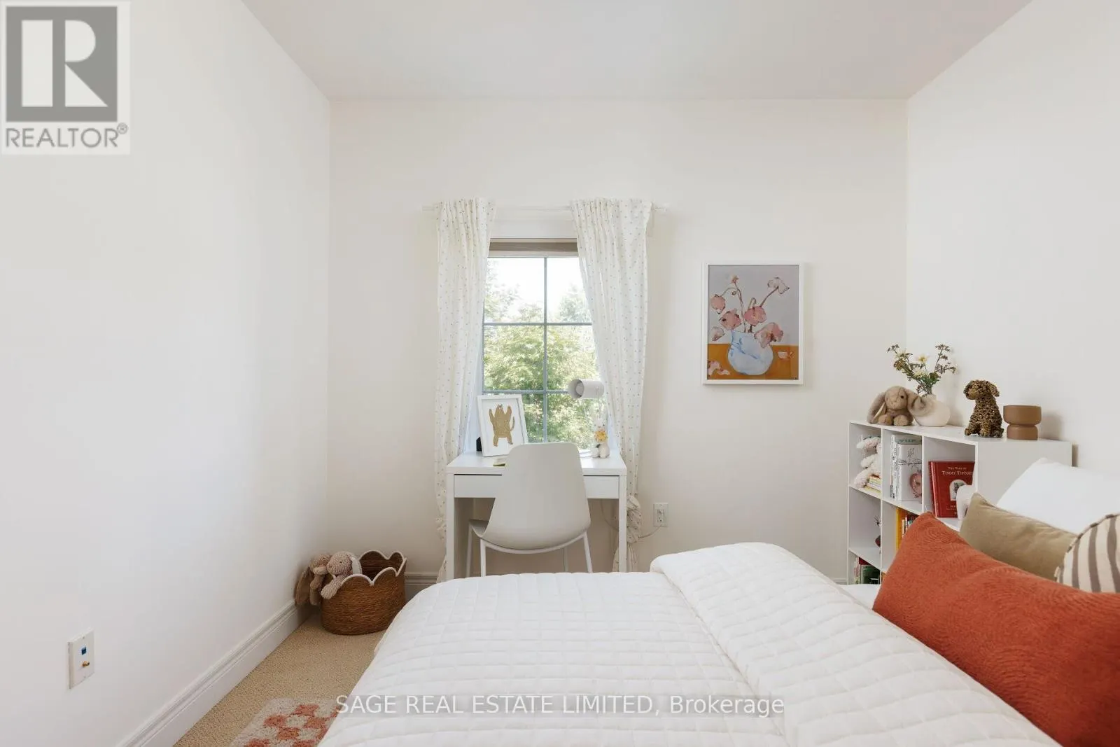 53E DENTONIA PARK AVENUE