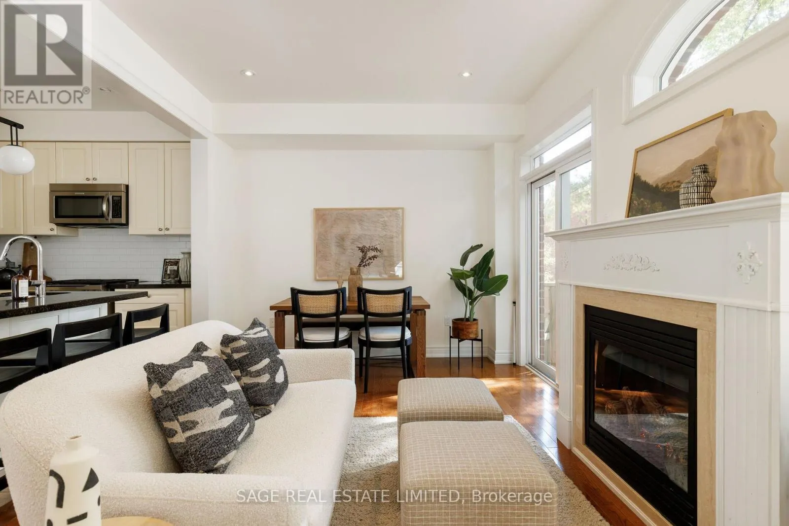 53E DENTONIA PARK AVENUE