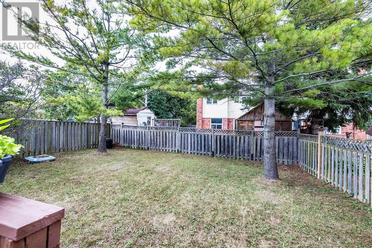 44 HEWITT CRESCENT