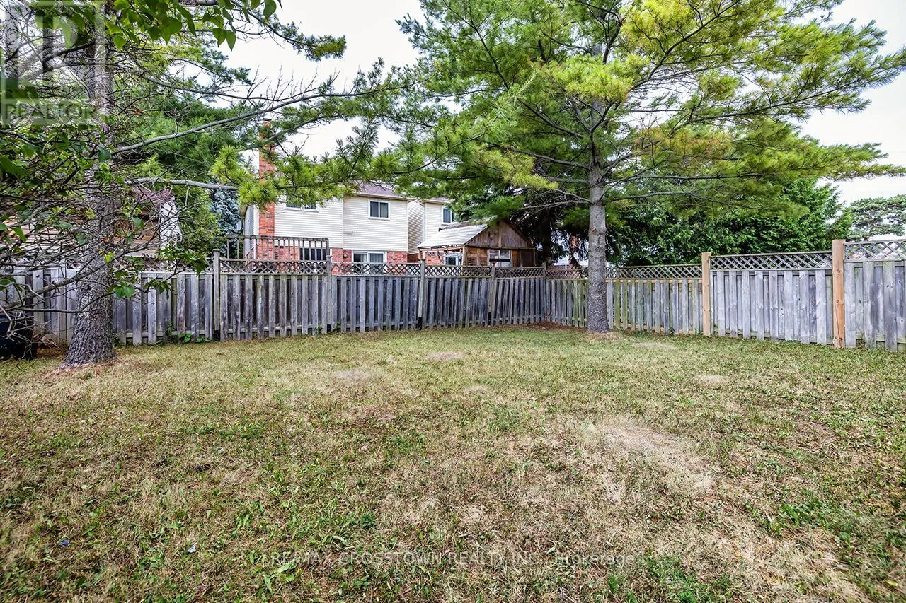 44 HEWITT CRESCENT