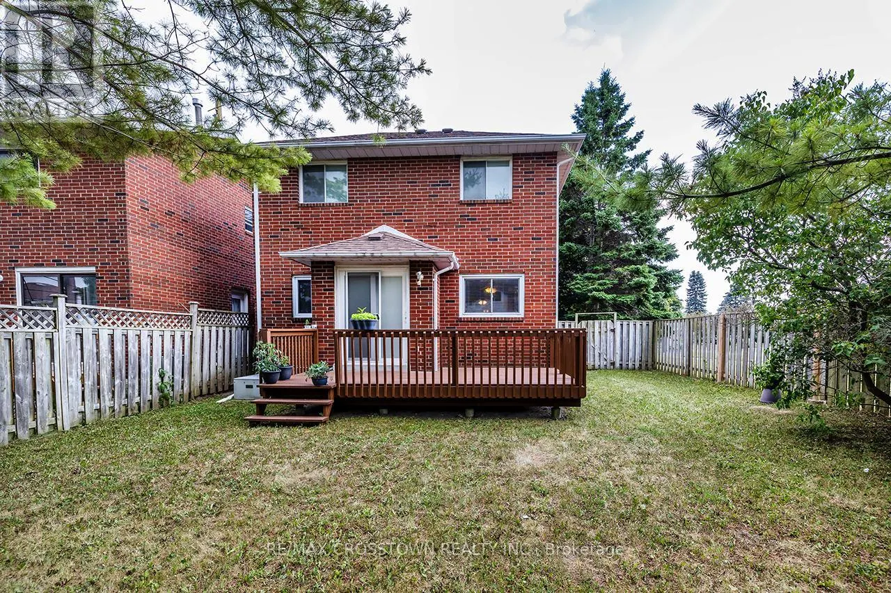 44 HEWITT CRESCENT