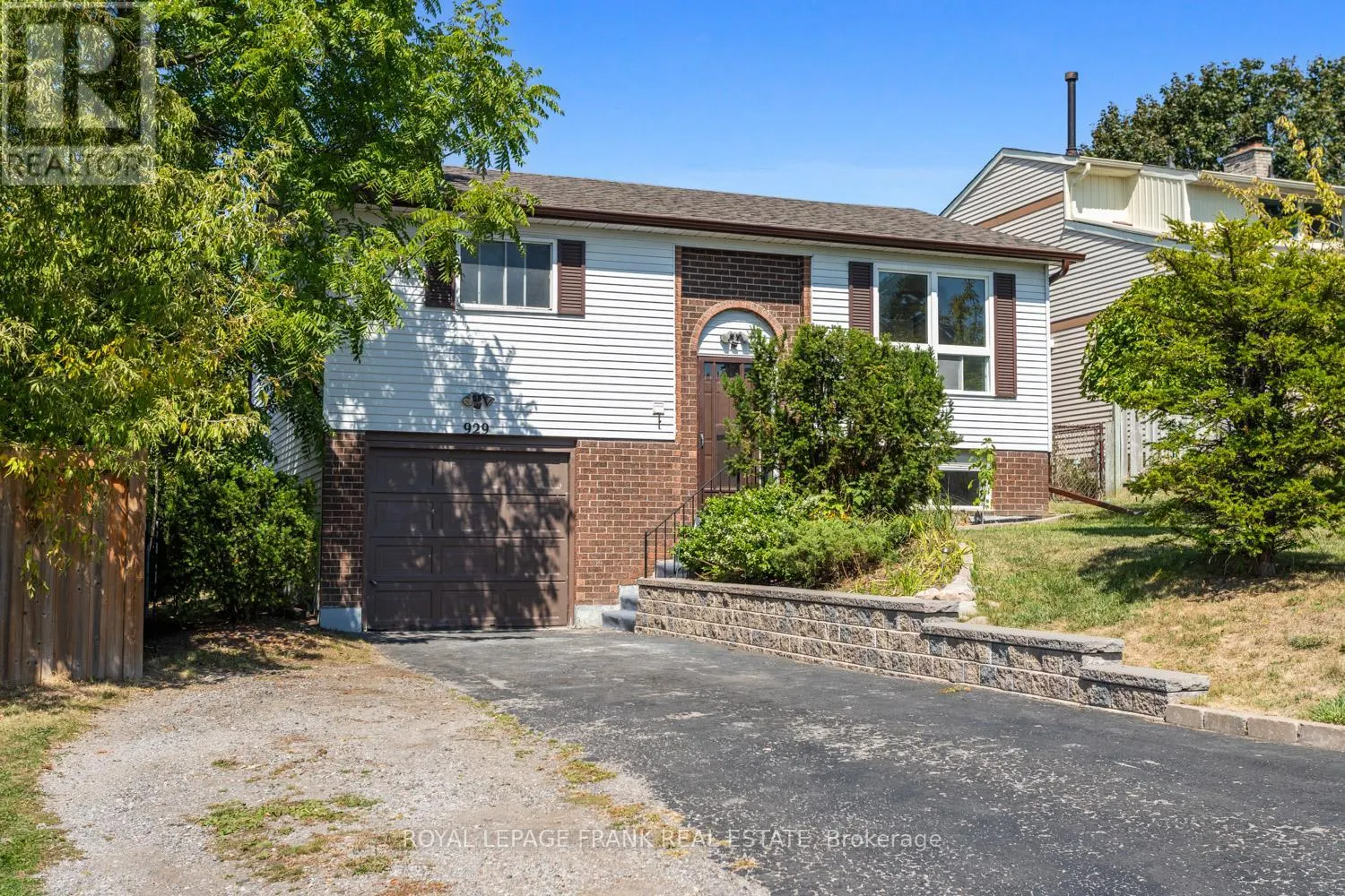 929 SOUTHDOWN DRIVE