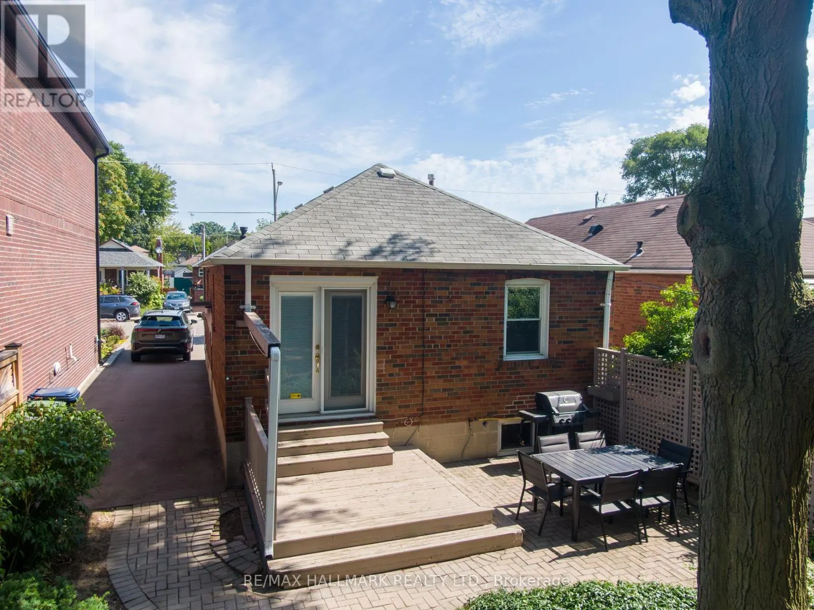 6 ATHLONE ROAD