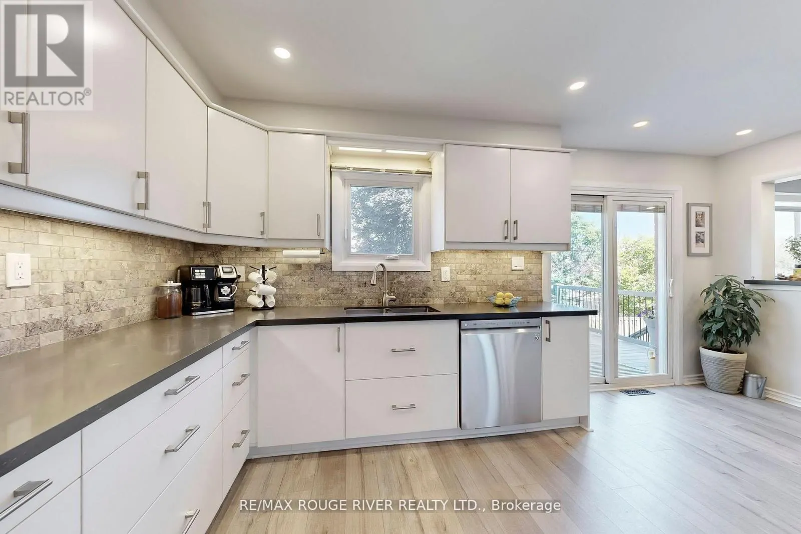 13 DAGWELL CRESCENT