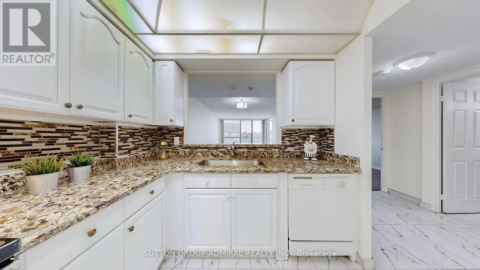 611 - 4727 SHEPPARD AVENUE E