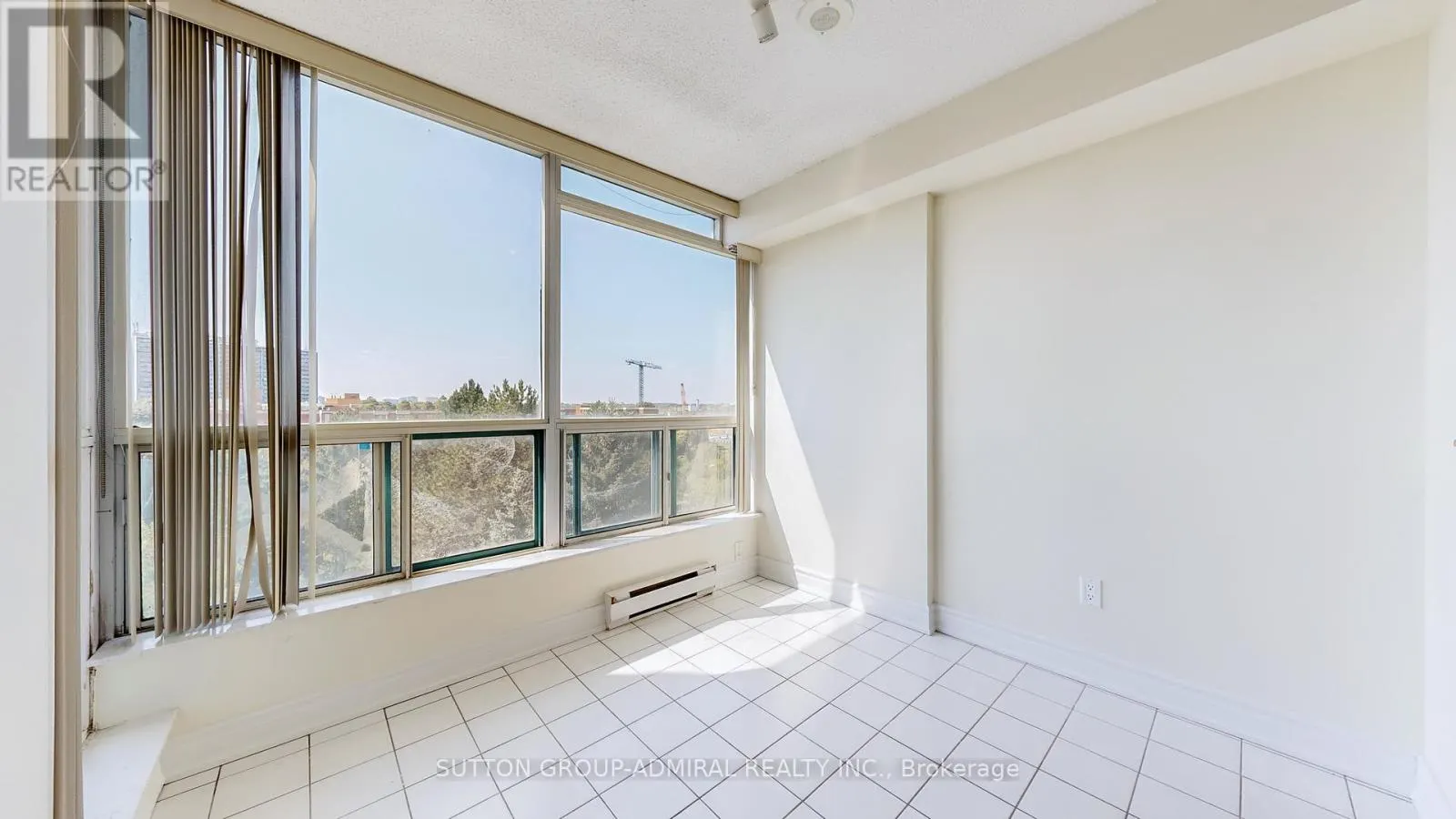 611 - 4727 SHEPPARD AVENUE E