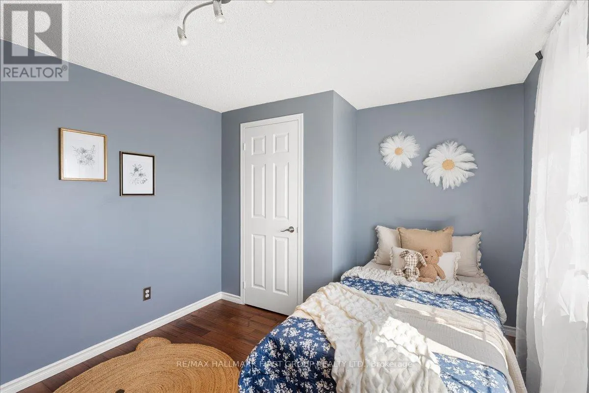 536 WOODMOUNT CRESCENT