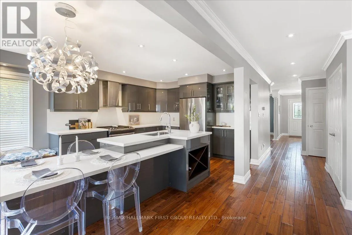 536 WOODMOUNT CRESCENT