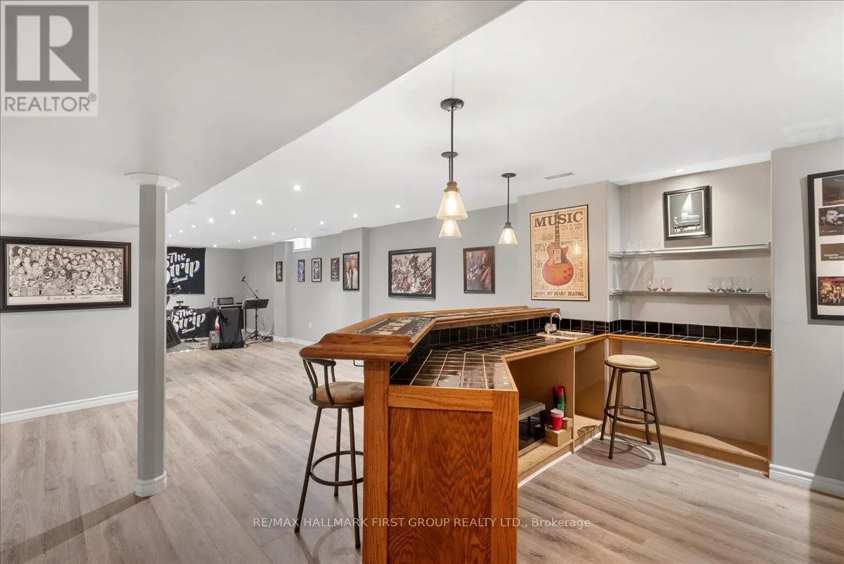 536 WOODMOUNT CRESCENT