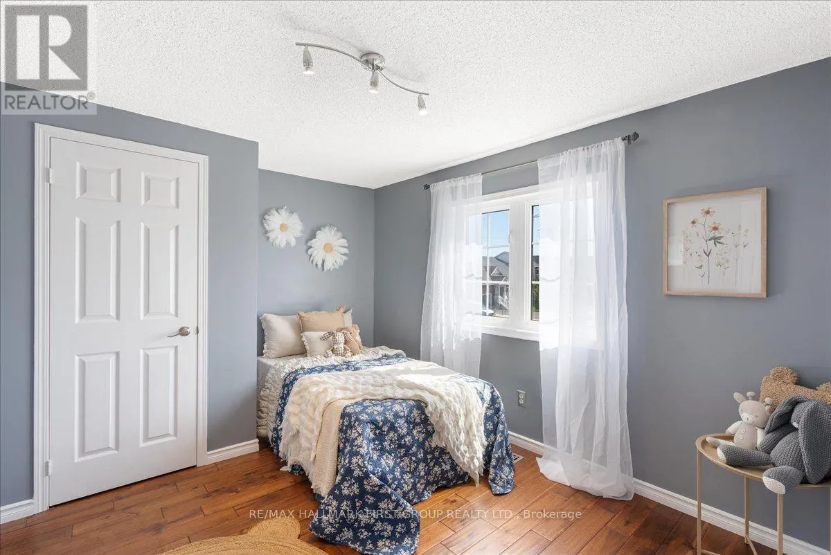 536 WOODMOUNT CRESCENT