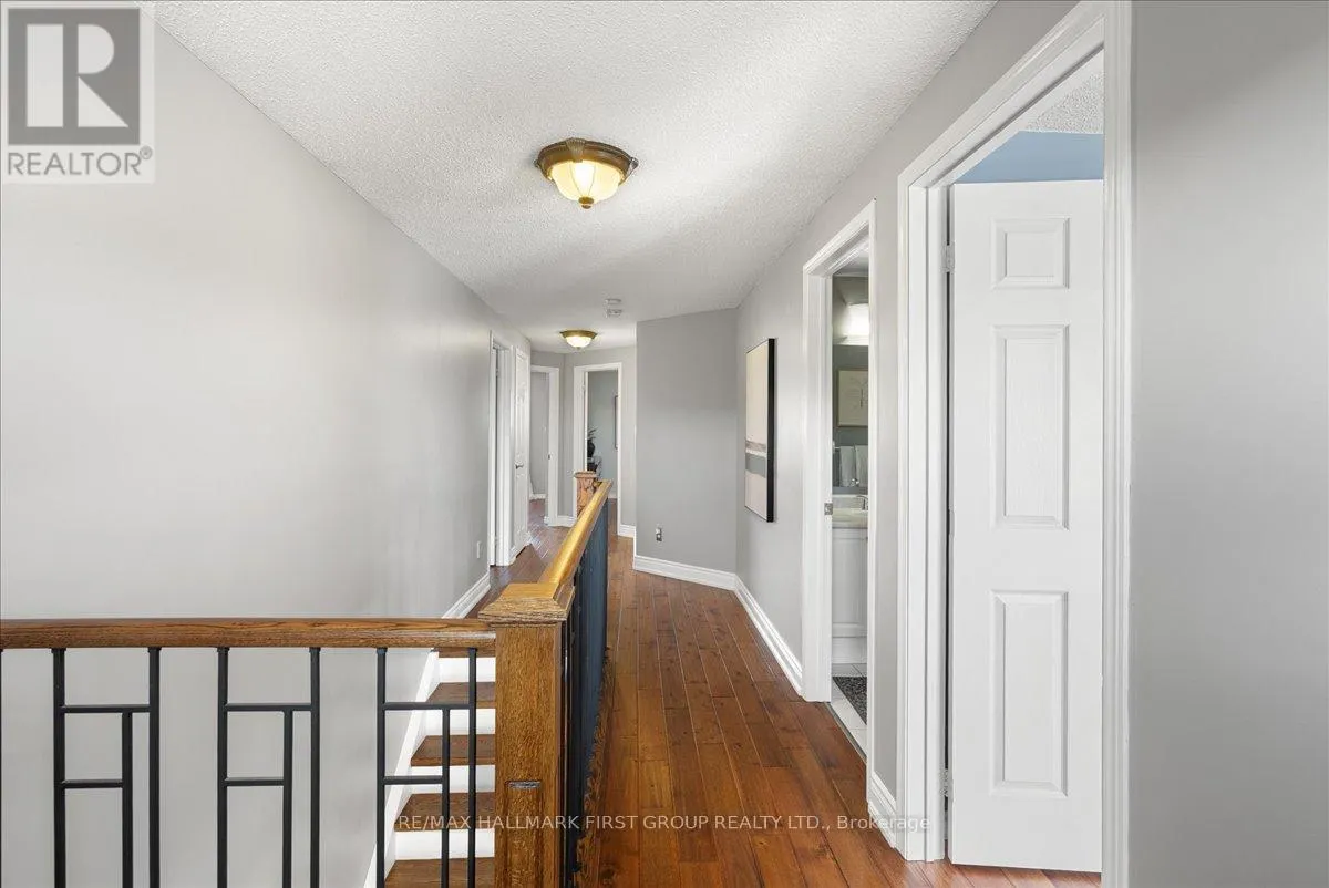 536 WOODMOUNT CRESCENT