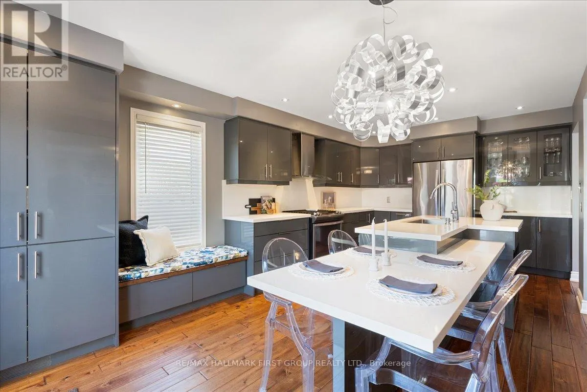 536 WOODMOUNT CRESCENT