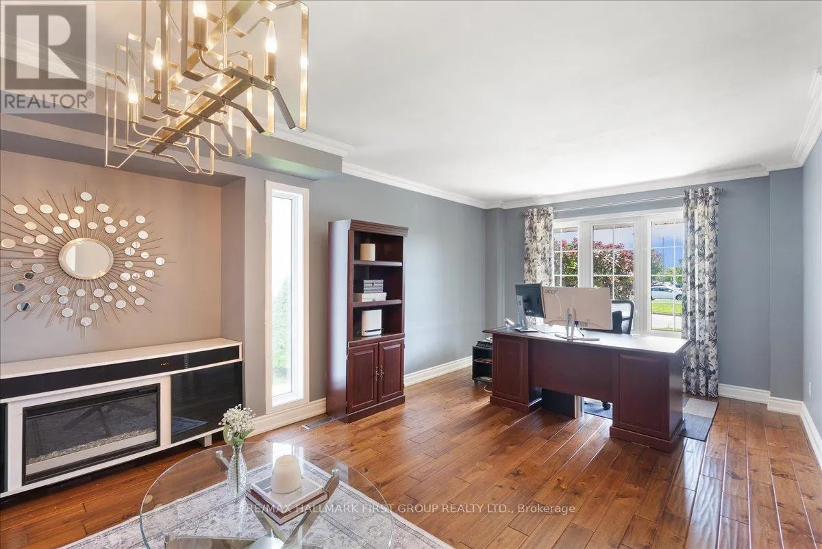536 WOODMOUNT CRESCENT