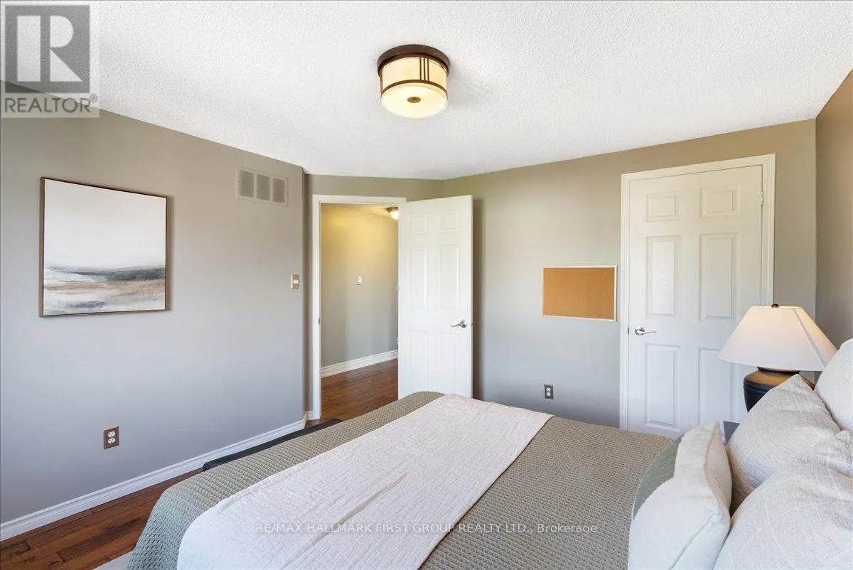536 WOODMOUNT CRESCENT