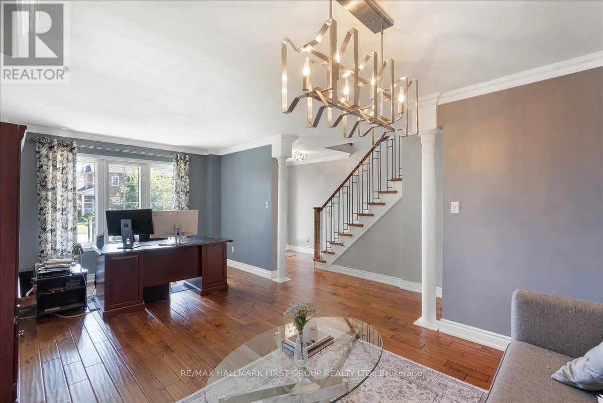 536 WOODMOUNT CRESCENT