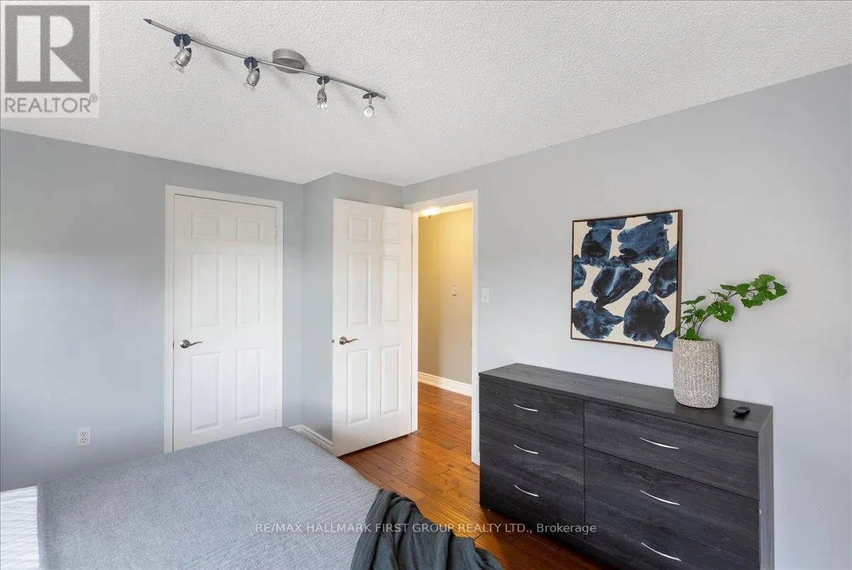 536 WOODMOUNT CRESCENT