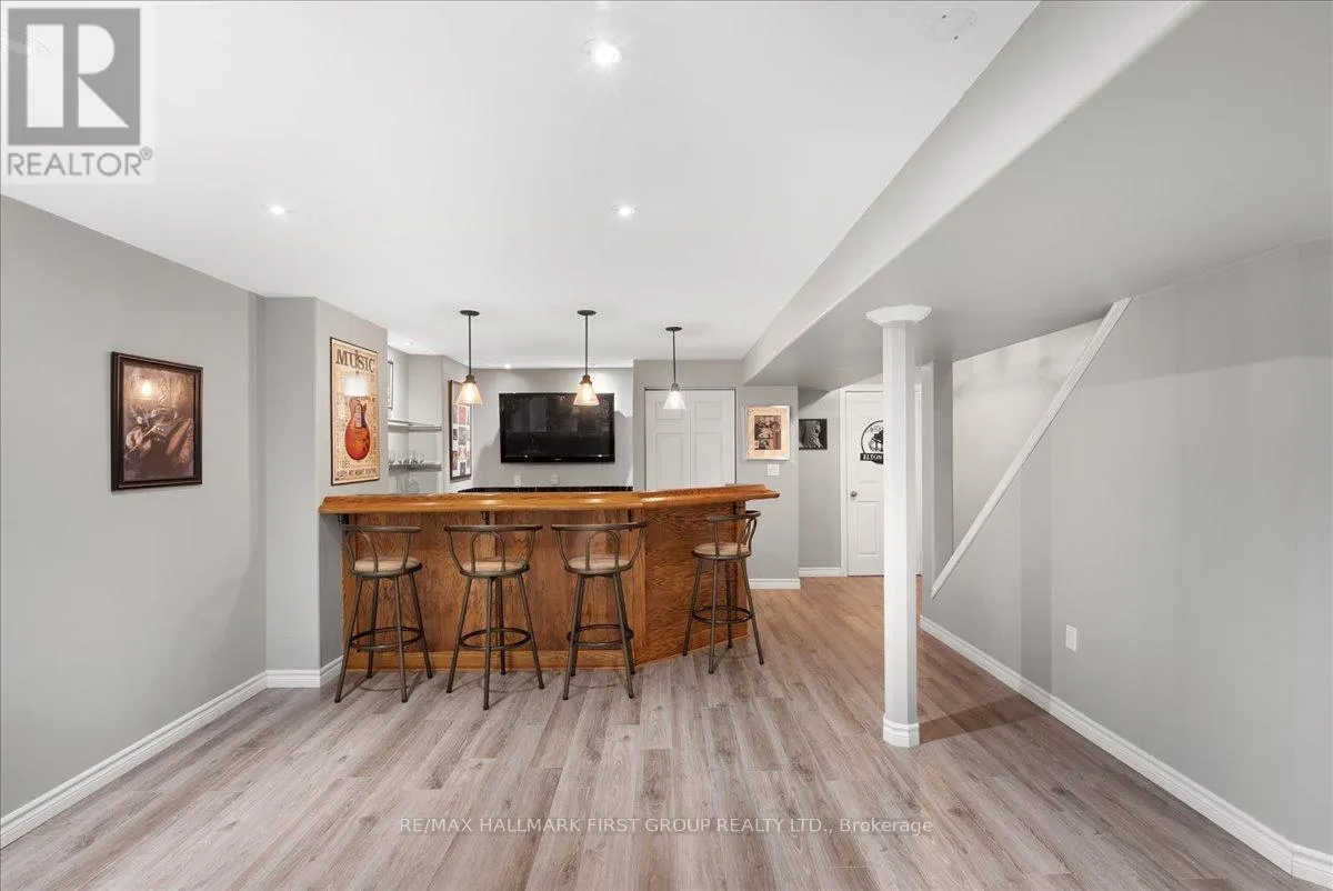 536 WOODMOUNT CRESCENT