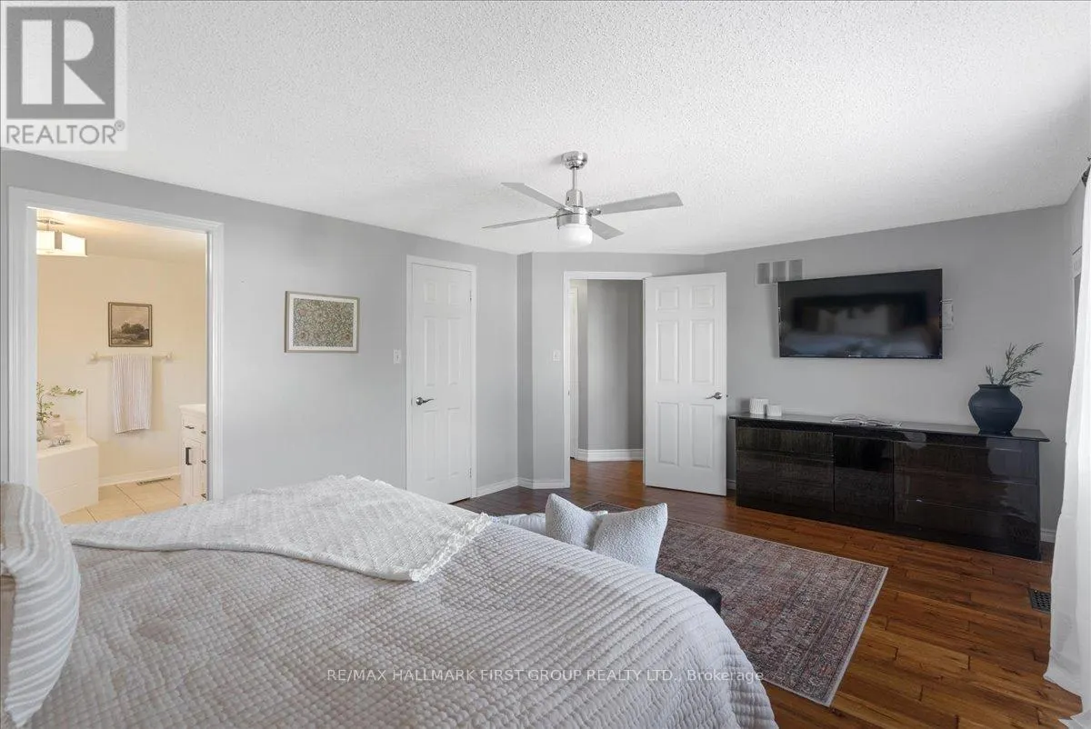 536 WOODMOUNT CRESCENT
