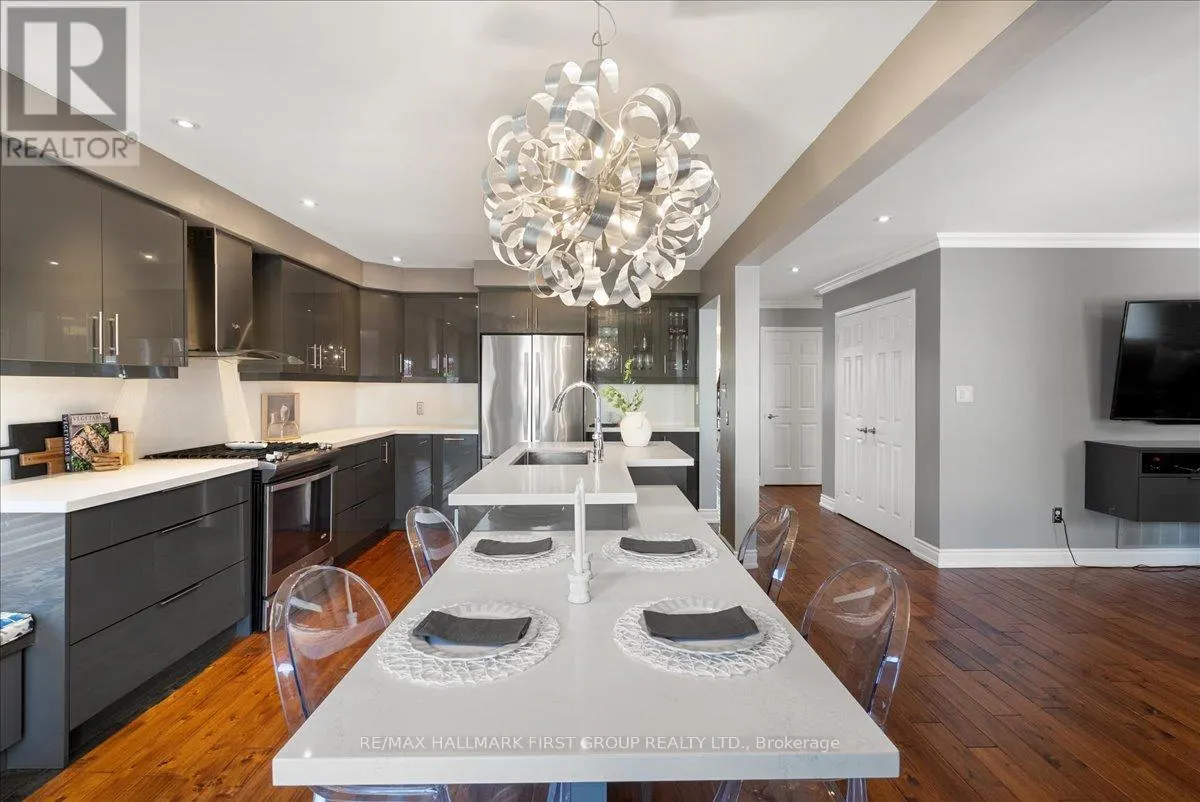 536 WOODMOUNT CRESCENT