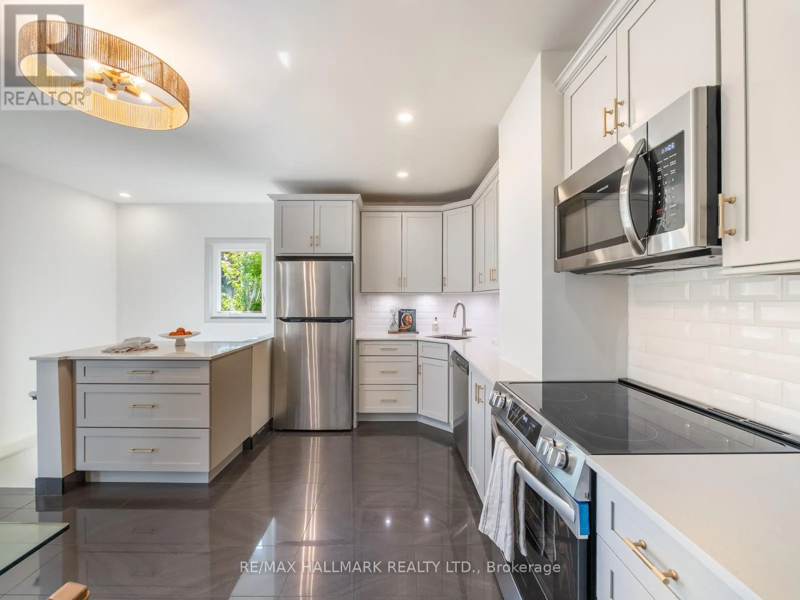 101 CHISHOLM AVENUE
