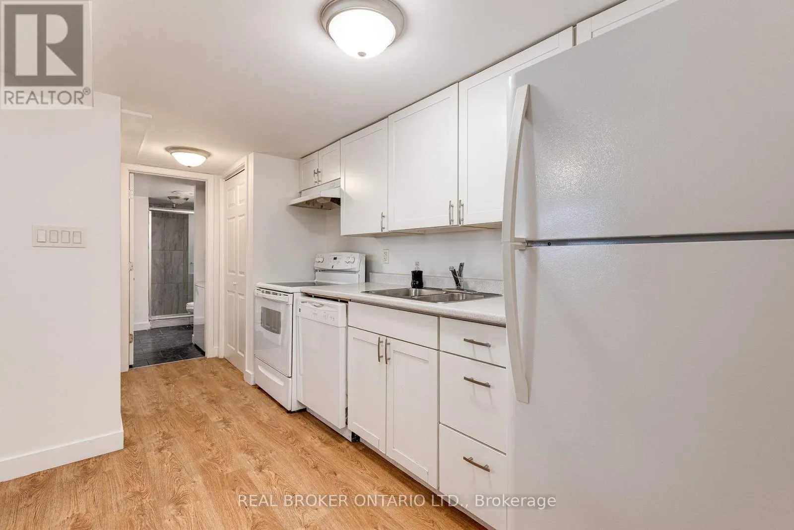 LOWER - 371 JONES AVENUE