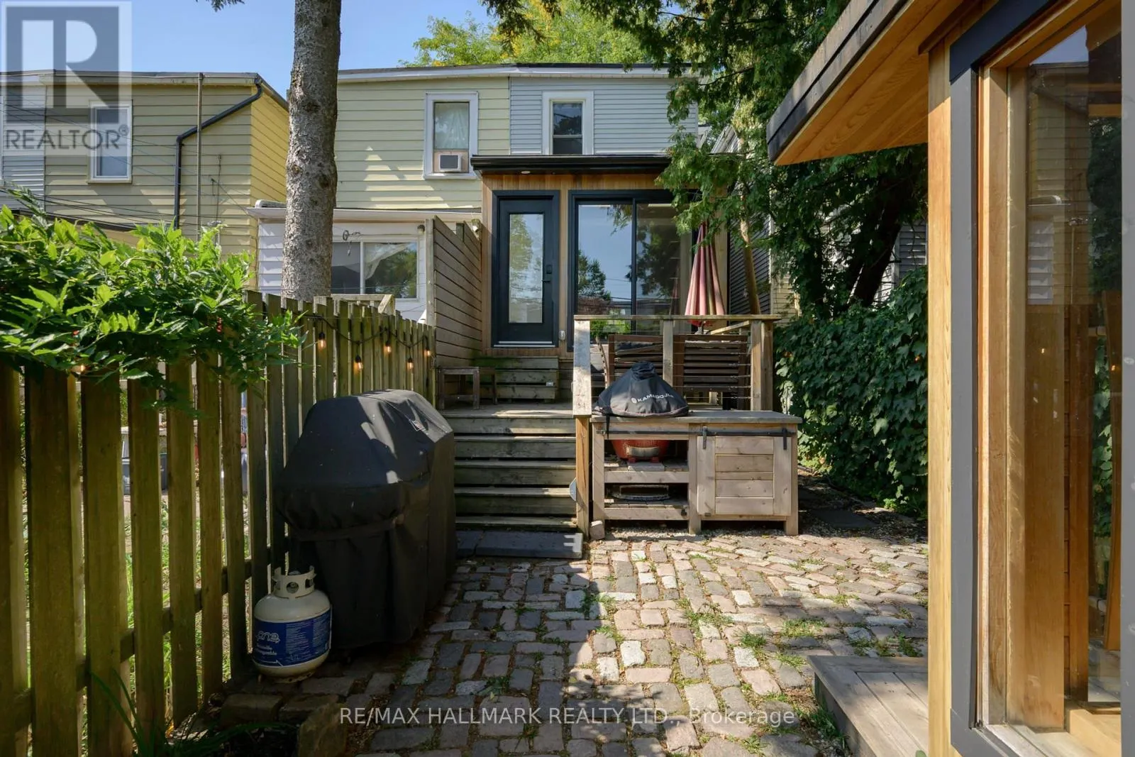 639 RHODES AVENUE