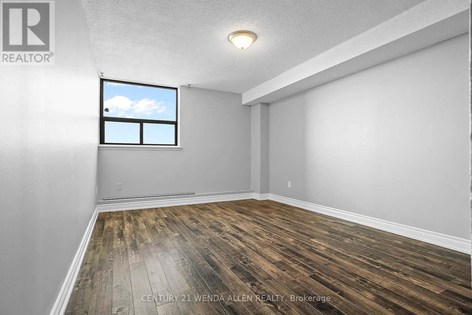 1507 - 100 WINGARDEN COURT