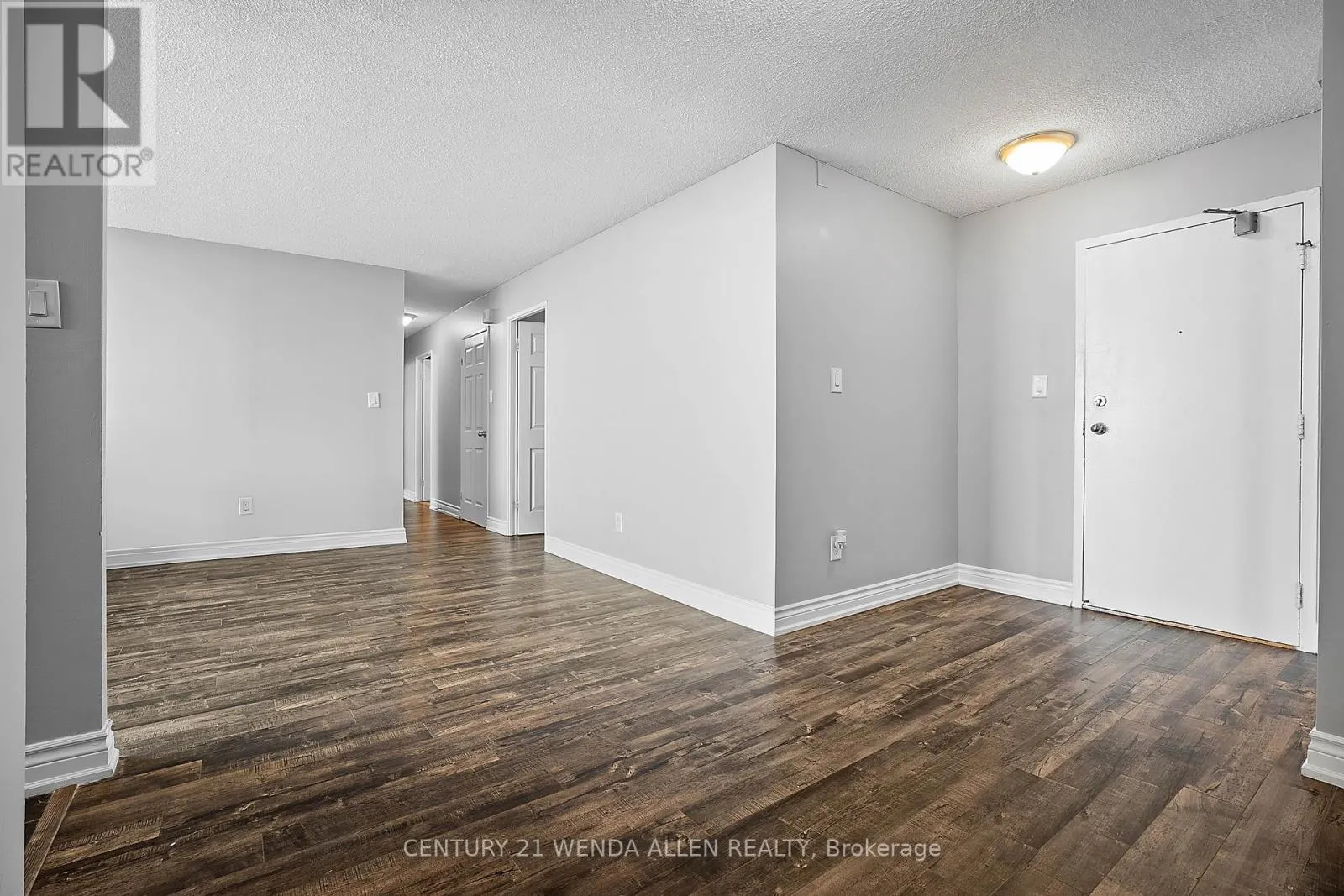1507 - 100 WINGARDEN COURT